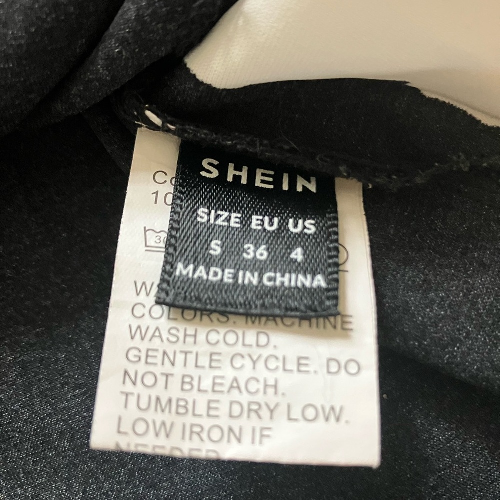 SHEIN black and white blouse - Picture 3 of 5